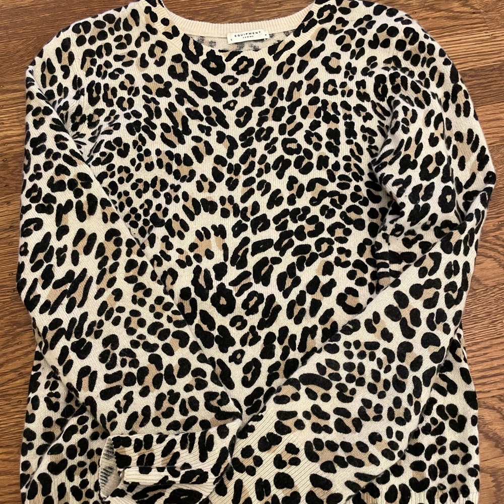 Equipment Femme Cashmere Animal Print Sweater